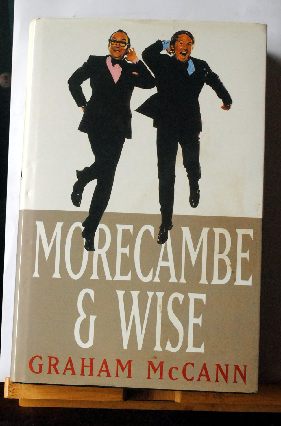 Morecambe & Wise by Graham McCann (Hardback)