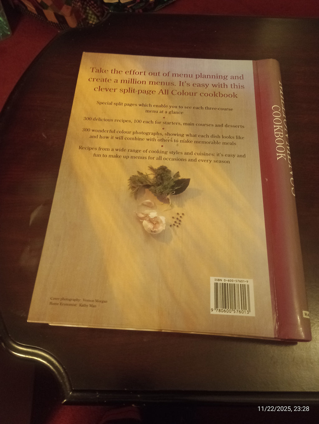 Hamlyn All-Colour Million Menus Cookbook Hb