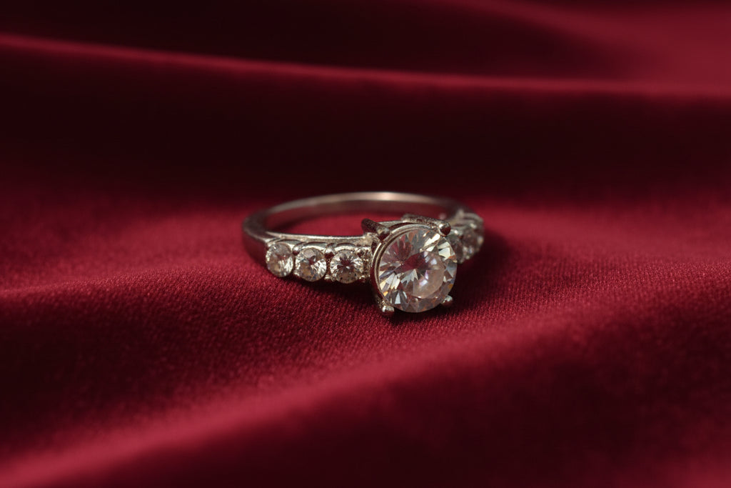 ✨ Vintage Art Deco Style Costume Ring - Clear Stones (2 Missing) - To Good Home