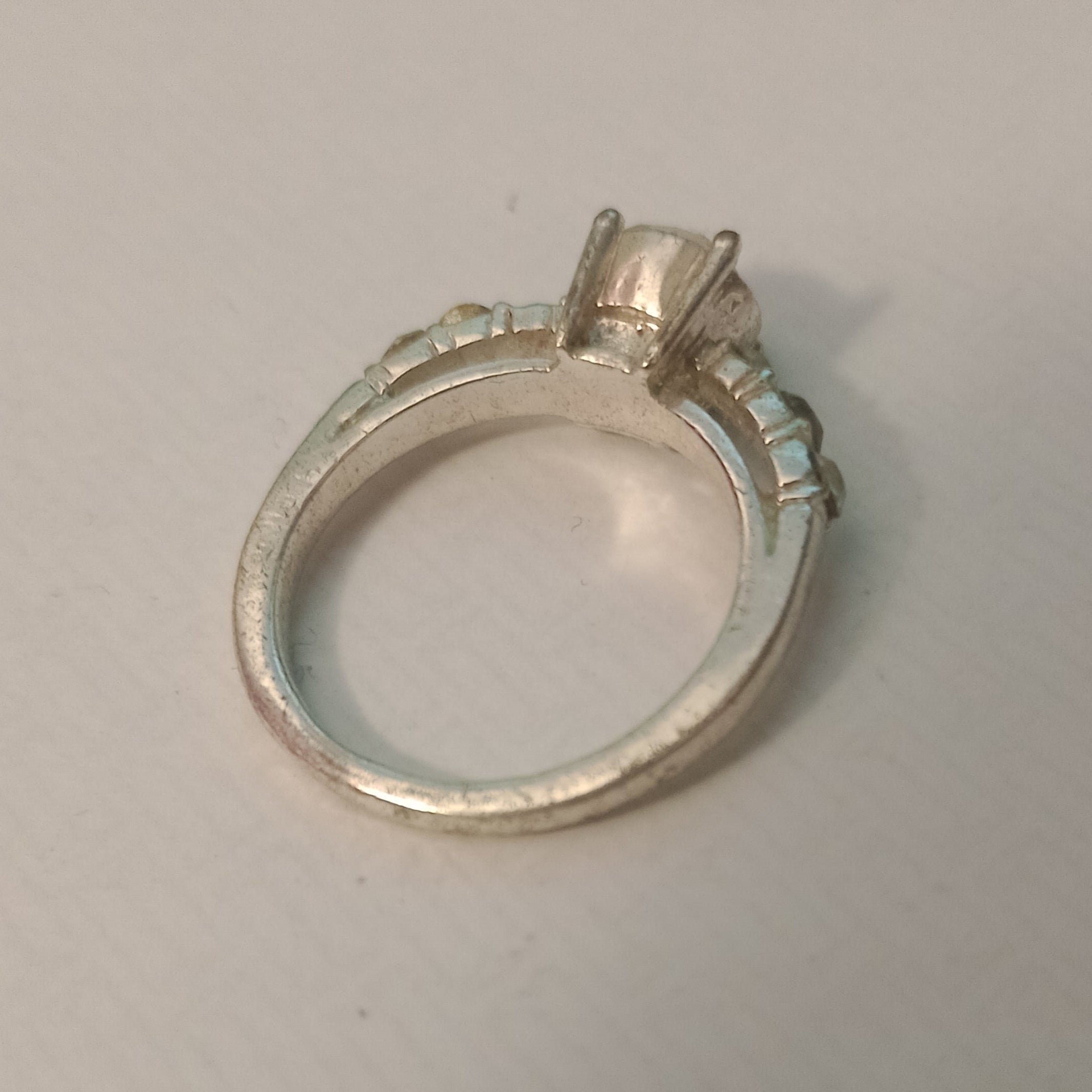 ✨ Vintage Art Deco Style Costume Ring - Clear Stones (2 Missing) - To Good Home
