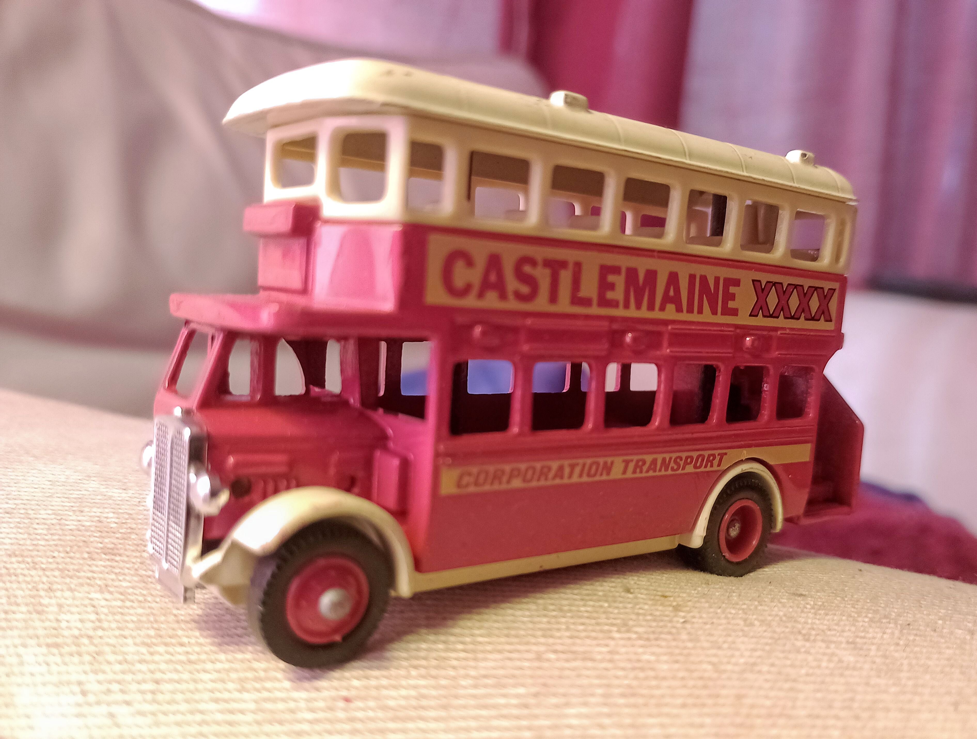 Lledo Days Gone 1932 AEC Regent Double Decker Bus die-cast model