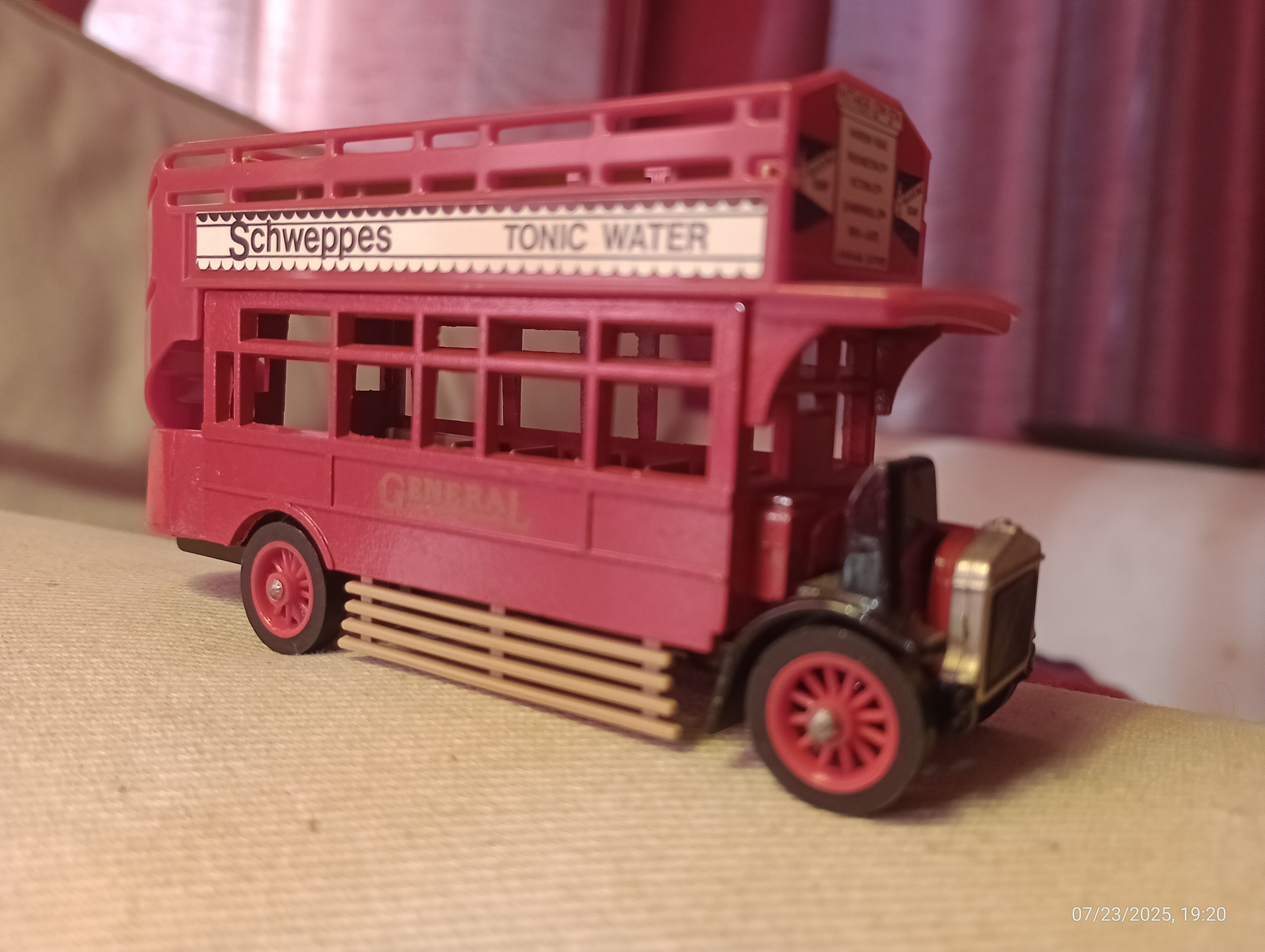 Matchbox Models of Yesteryear Y-23 1922 AEC S Type Omnibus diecast