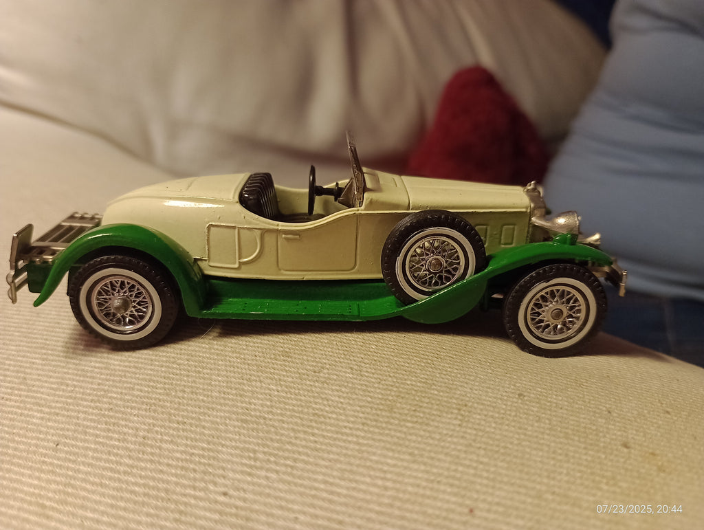 Matchbox Models of Yesteryear Y14 1931 Stutz Bearcat die-cast model car